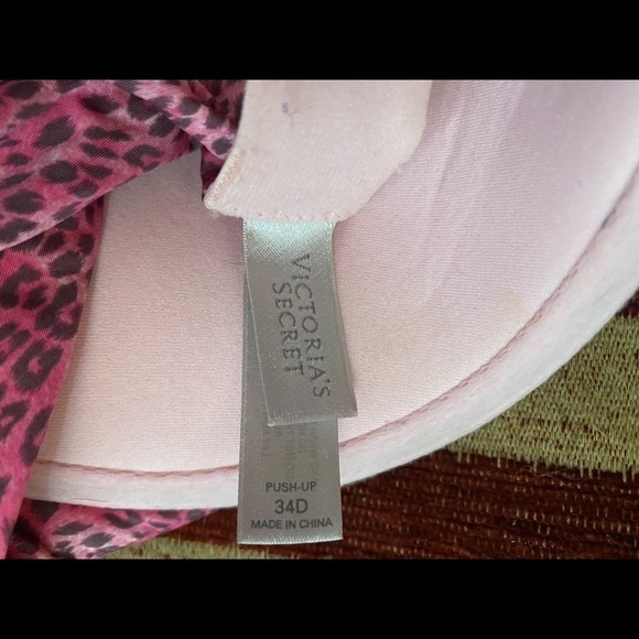 NWOT Victoria’s Secret 34D padded push-up. Pretty pink leopard bra design. - Picture 6 of 7